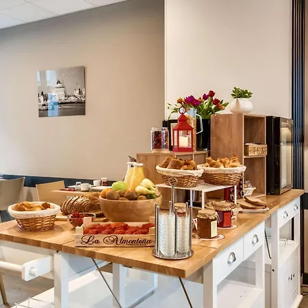 圣纳泽尔中心布里特酒店