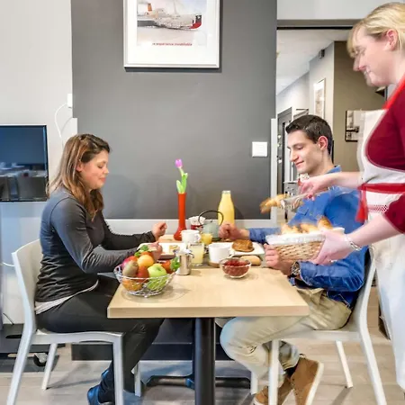 圣纳泽尔中心布里特酒店 圣纳泽尔