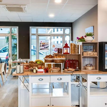 圣纳泽尔中心布里特酒店 3* 圣纳泽尔