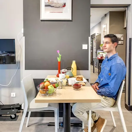 圣纳泽尔中心布里特酒店 3* 圣纳泽尔