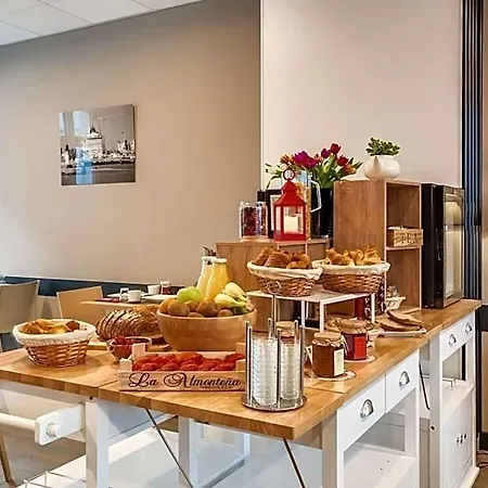 Hotel Brit Saint-nazaire Centre 3*