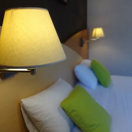 מלון Brit Saint-nazaire Centre 3*