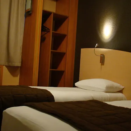 圣纳泽尔中心布里特酒店 酒店