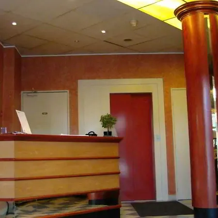 圣纳泽尔中心布里特酒店 3* 圣纳泽尔