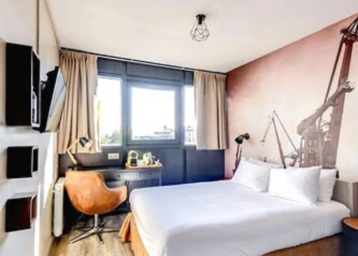 Hotel Brit Saint-nazaire Centre 3*